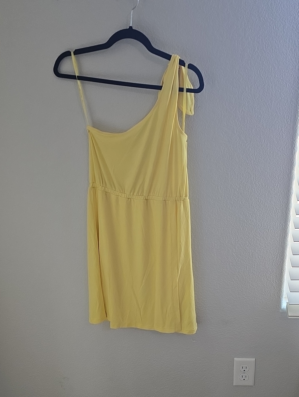 Gianni Bini Yellow One-Shoulder Dress